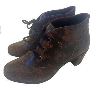 Rockport Cobb Hill Collection Rashel Floral Lace Up Chukka Size 7.5
